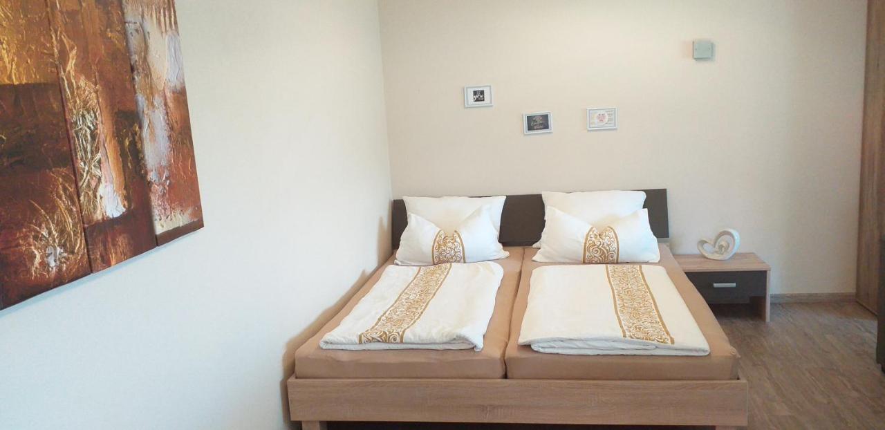 Appartement Bei Den Geissens à Aldersbach Extérieur photo