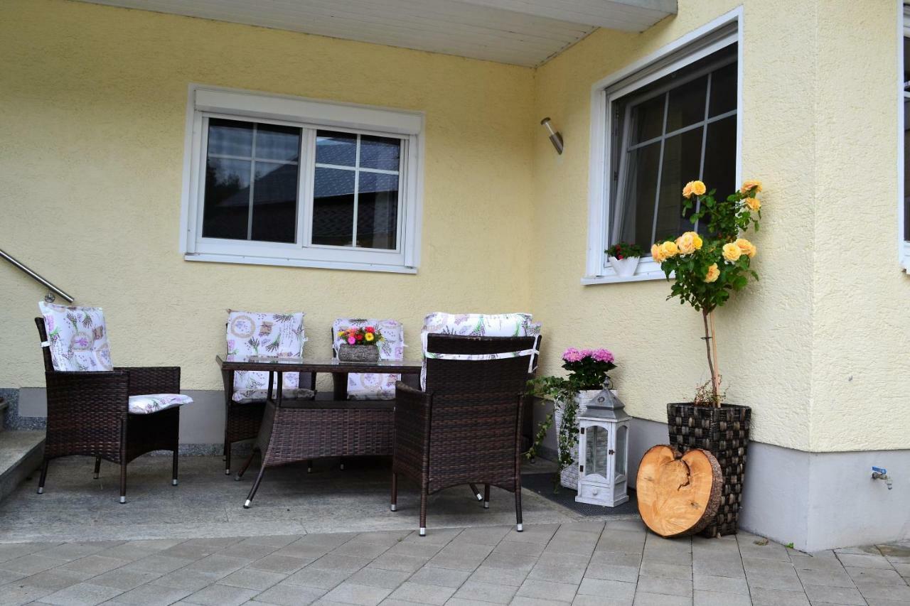 Appartement Bei Den Geissens à Aldersbach Extérieur photo